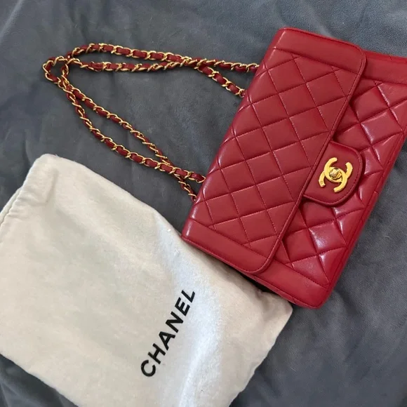 Chanel Red Quilted Leather Shoulder Bag - Picture 2 of 16